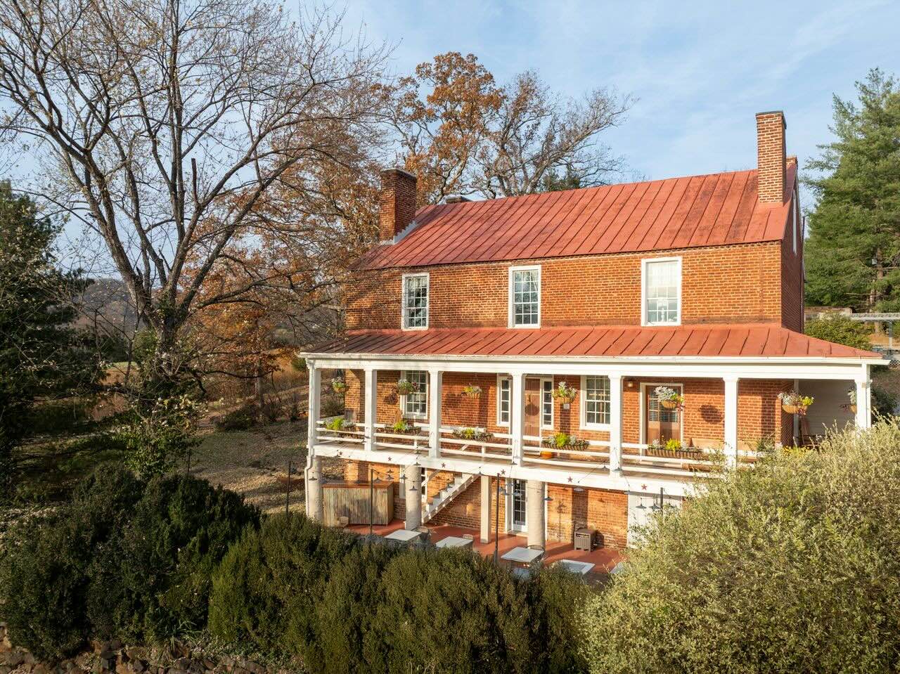 Cross Roads Inn in North Garden, Virginia